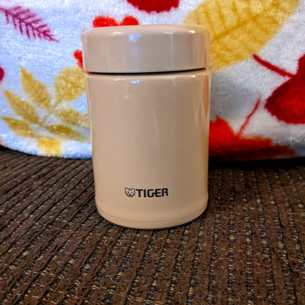 Tiger wide-mouthed stainless steel thermal ware.  New.